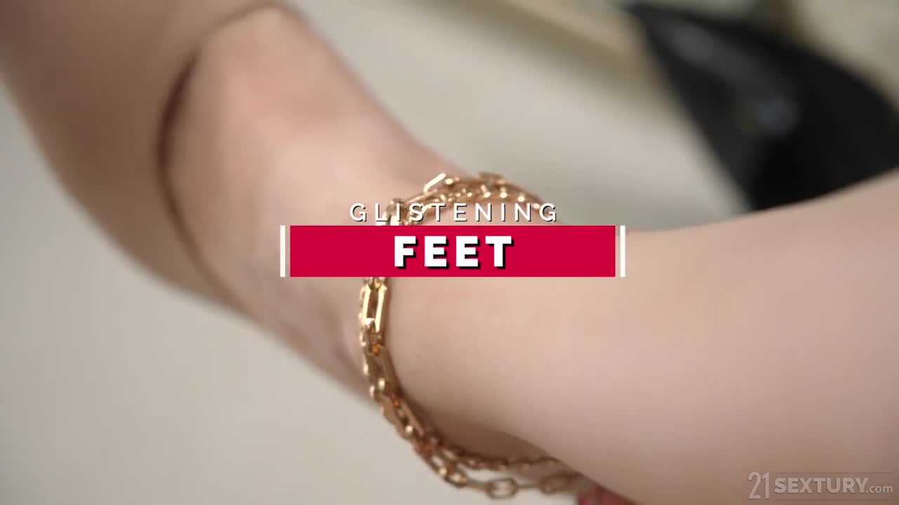 FootsieBabes Carolina Savage Glistening Feet - Porn video | ePornXXX