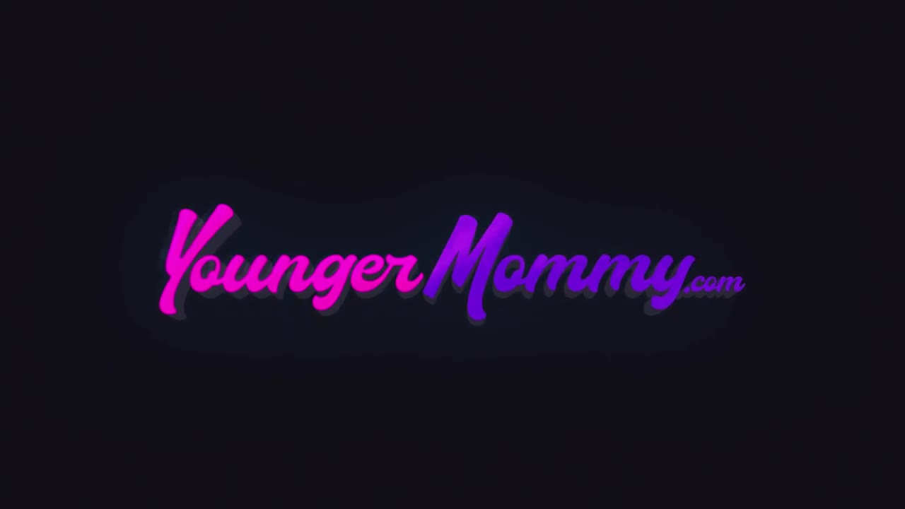 YoungerMommy Kenzie Love Trying To Focus My One Track Mind - Porn video | ePornXXX