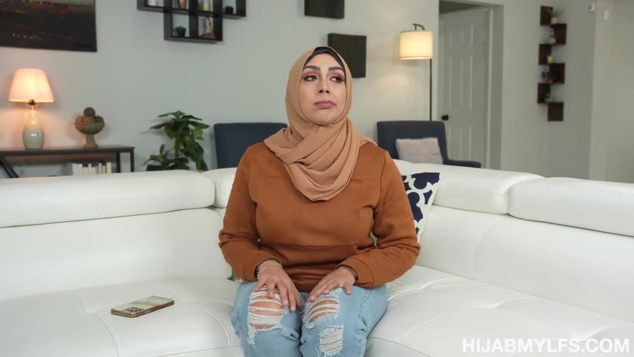 HijabMylfs Lilly Hall What Fans Want To See - Porn video | ePornXXX