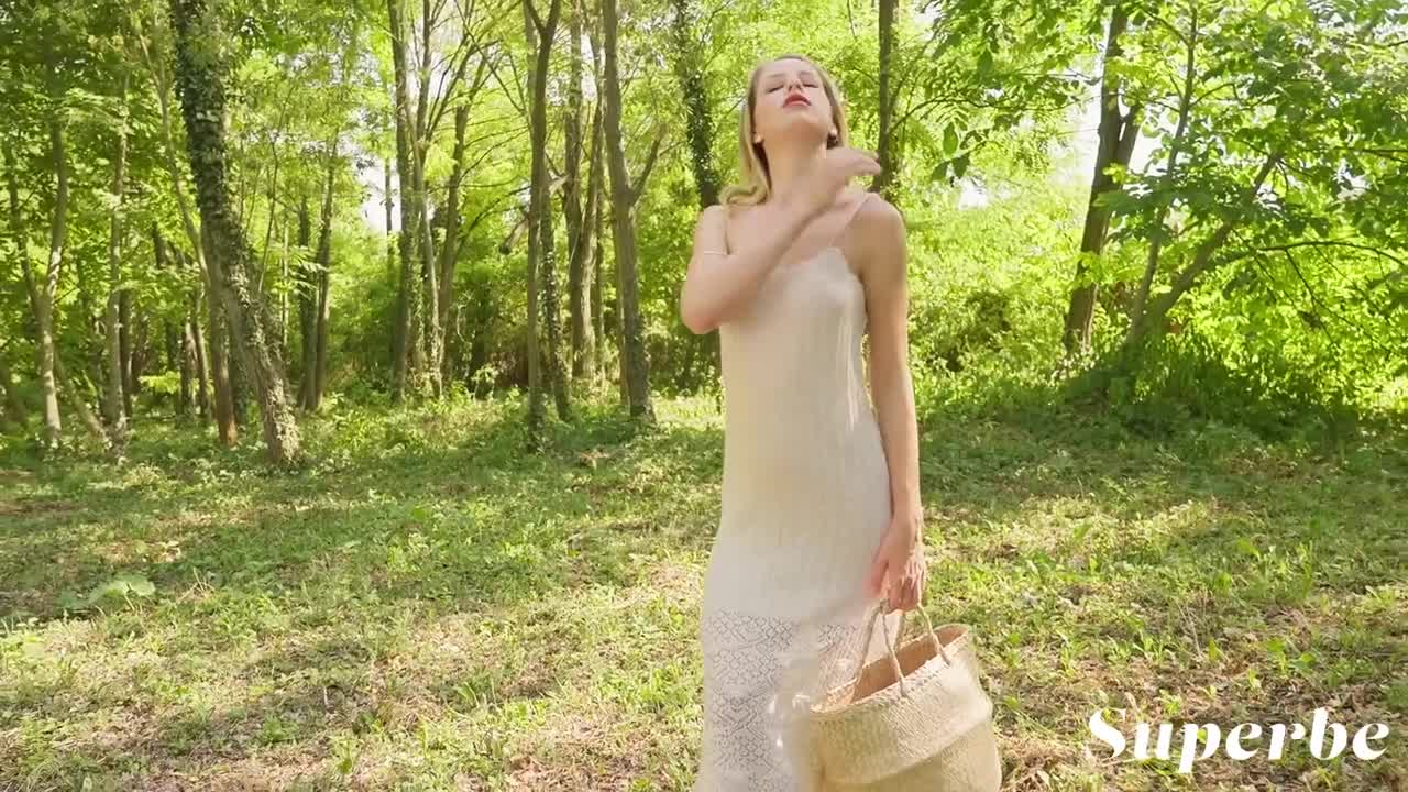 Superbe Svetlana Yakovleva Natures Call - Porn video | ePornXXX