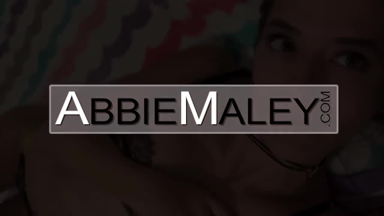 AbbieMaley Sexy Sluts Happily Share One Lucky Cock With Misty Meaner - Porn video | ePornXXX