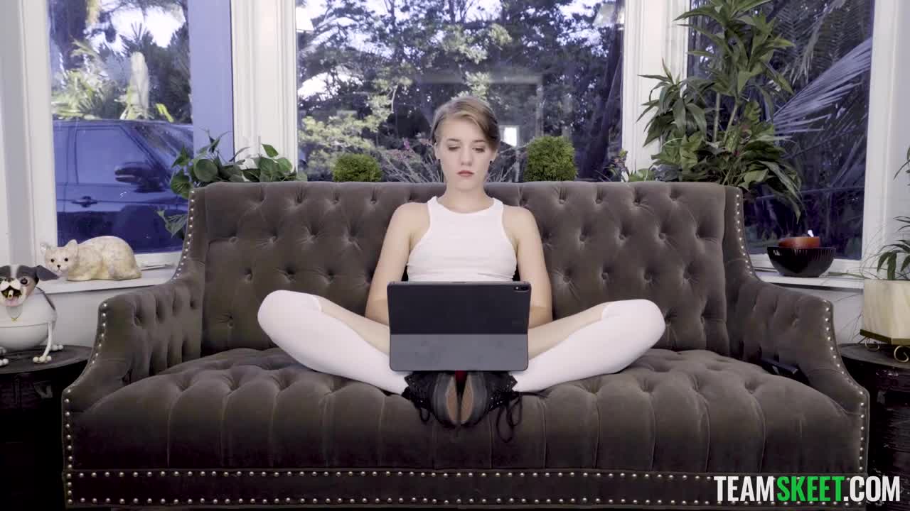 TeenPies Dakota Burns Reaching Nirvana - Porn video | ePornXXX
