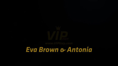 VIPissy Antonia Sainz And Eva Brown Blindfolded Surprise