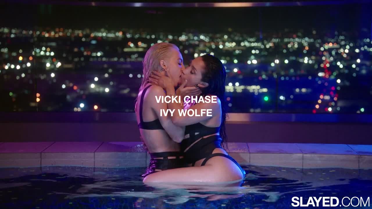 Slayed Ivy Wolfe And Vicki Chase GAYME - Porn video | ePornXXX