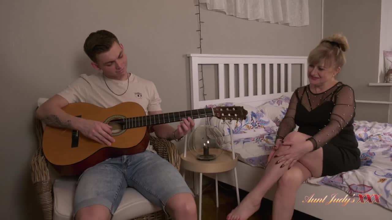 AuntJudys Liana Seduces And Fucks Her Guitar Student Gets A Facial - Porn video | ePornXXX