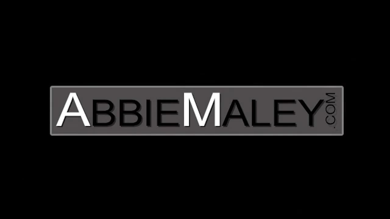 AbbieMaley Abbie Playing With Herself In Bed - Porn video | ePornXXX
