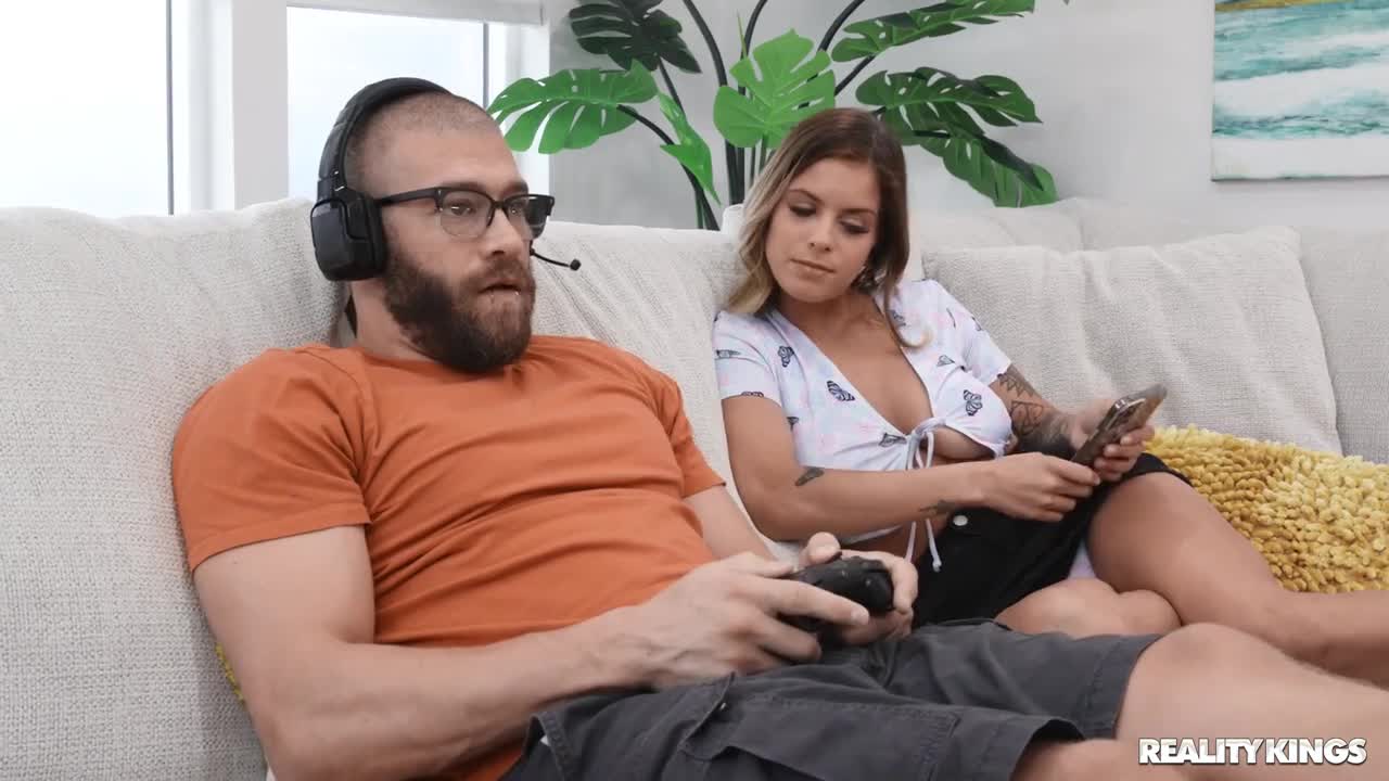 RKPrime Jesse Pony Dickstracting Her Gamer BF - Porn video | ePornXXX