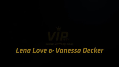 VIPissy Lena Love And Vanessa Decker Stretching Showers