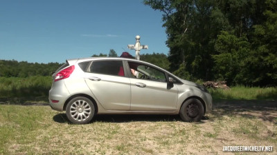 JacquieEtMichelTV Flora Lingers In The Countryside FRENCH