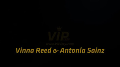 VIPissy Antonia Sainz And Vinna Reed Bathroom Bliss