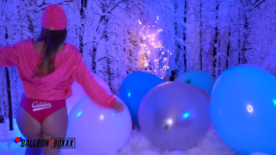 AmateurBo Snow Bunny Kenzie Loves Balloons