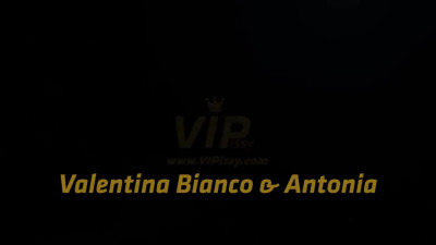 VIPissy Antonia Sainz And Valentina Bianco Pee For Tea