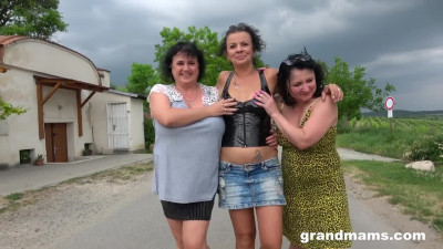 GrandMams Klara Wells Miranda Steel And Laura P Wet And Horny Groupsex