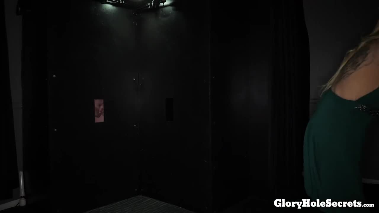 GloryHoleSecrets Cindy Crawford First Glory Hole - Porn video | ePornXXX