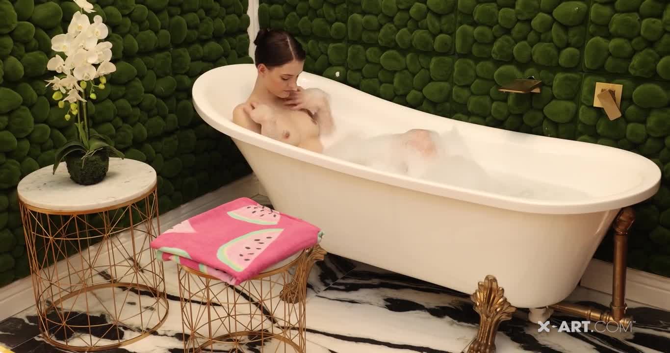 XArt Anie Darling Hot Sex In The Bath With Fashion Model Girlfriend - Porn video | ePornXXX
