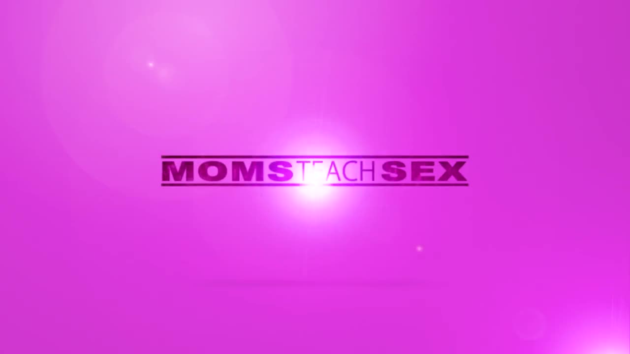 MomsTeachSex Nikole Nash And Silvia Saige Sitting On Santas Lap - Porn video | ePornXXX
