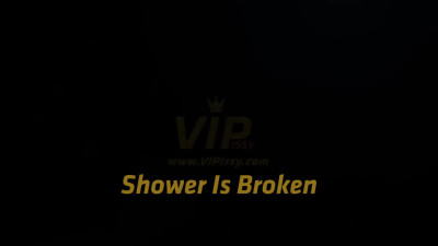 VIPissy Nicol Love And Tiny Tina Shower Is Broken