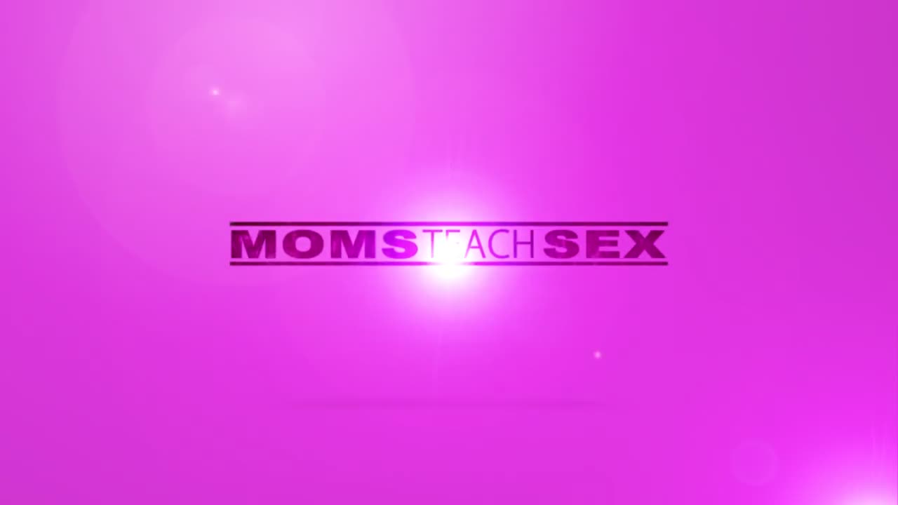 MomsTeachSex Kiara Cole And Reagan Foxx - Porn video | ePornXXX