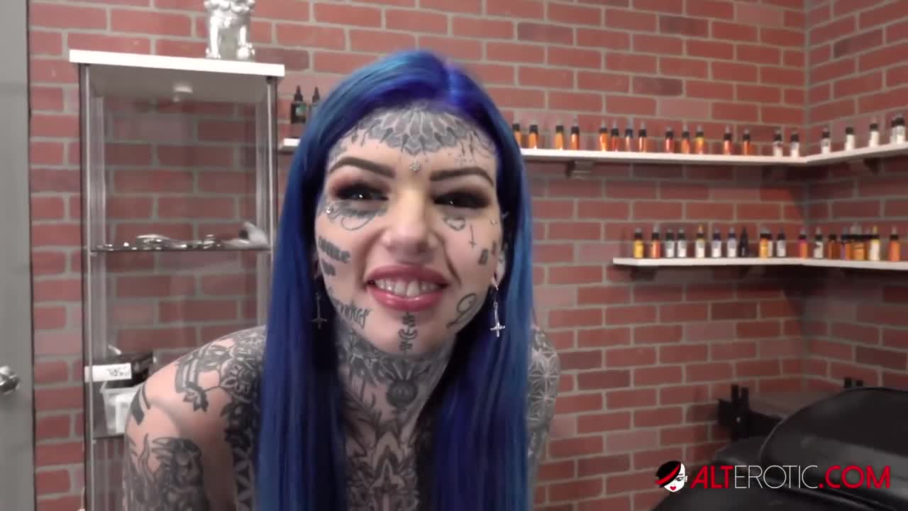 AltErotic Amber Luke Gets Her First And Last Nose Tattoo - Porn video | ePornXXX