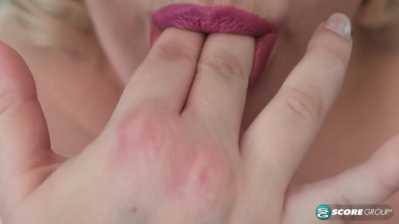PornMegaLoad Oxana Minsk Buxom Blonde Shares Her Assets Narcos - Porn video | ePornXXX