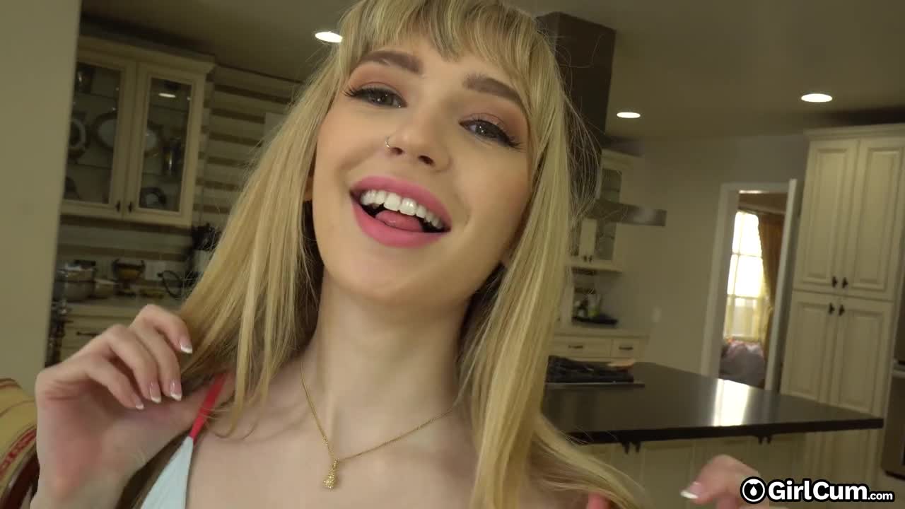 GirlCum Mackenzie Moss Cum Controller - Porn video | ePornXXX