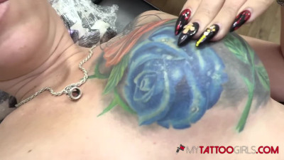 AltErotic Marie Bossette Gets Horny During A Tattoo Touch Up