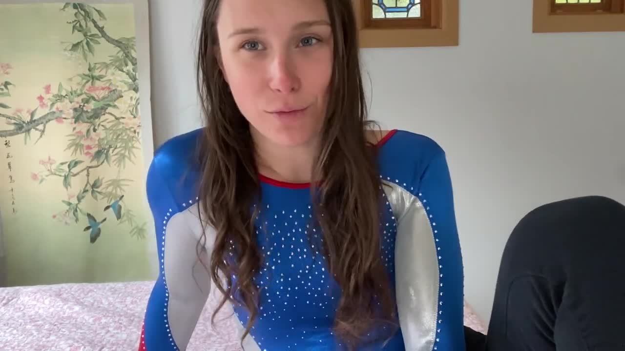 ManyVids Secretlittle Slutty Gymnast Loses Her Virginity - Porn video | ePornXXX