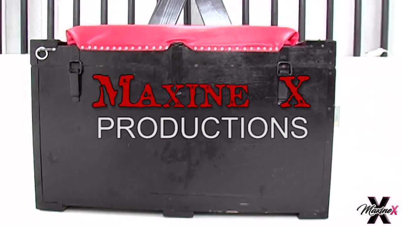 MaxineX Fucked Hard By Female Bodybuilder Part - Porn video | ePornXXX