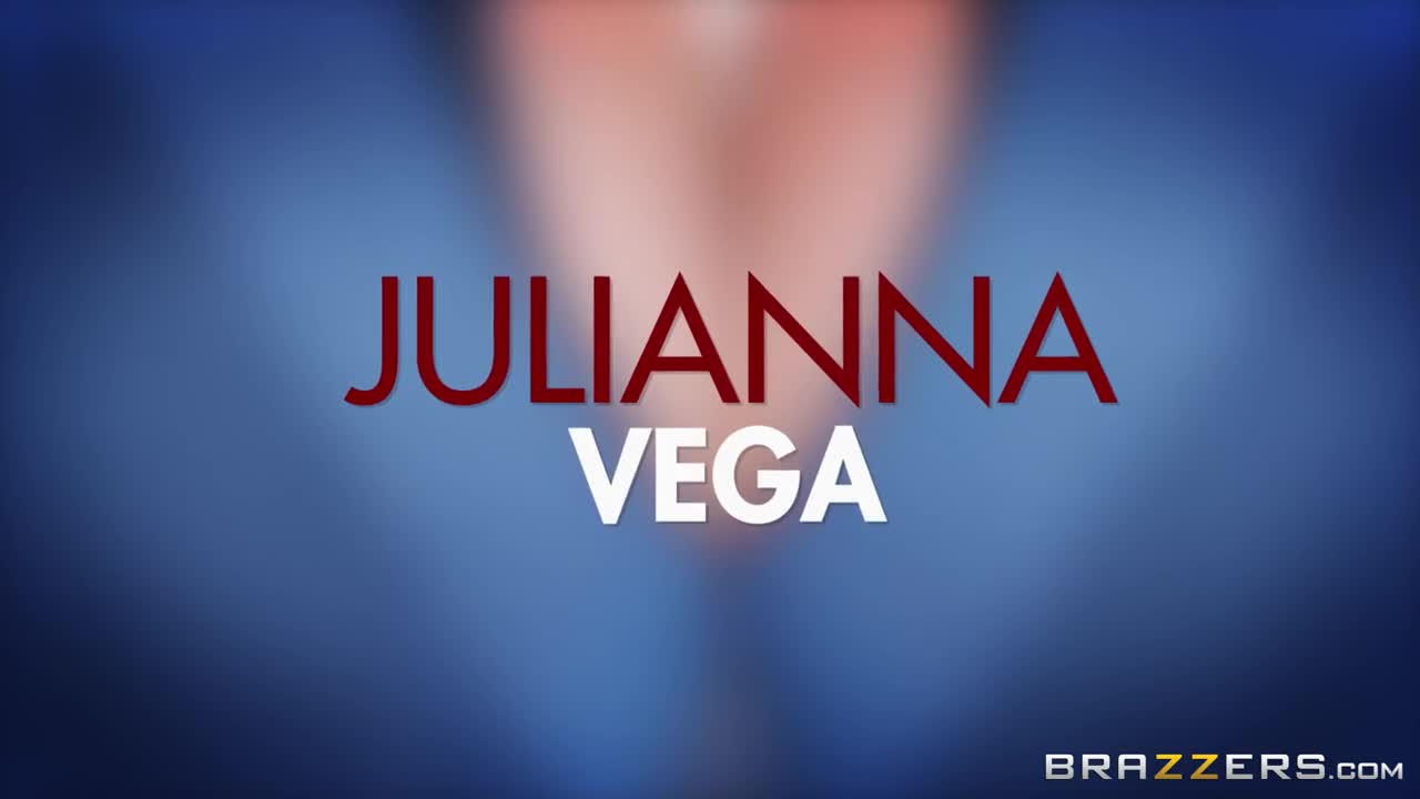 DirtyMasseur Julianna Vega Massaging My Friends Mom - Porn video | ePornXXX