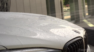 PixAndVideo Kira Queen Too Hot For Car Wash