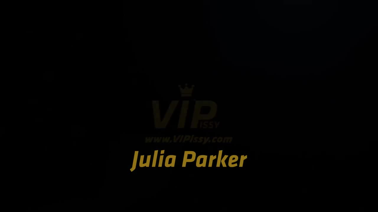 VIPissy Julia Parker Soaked In Streams - Porn video | ePornXXX