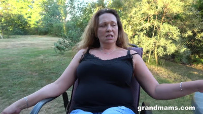 GrandMams Mature Pussy Stimulation In The Back Yard