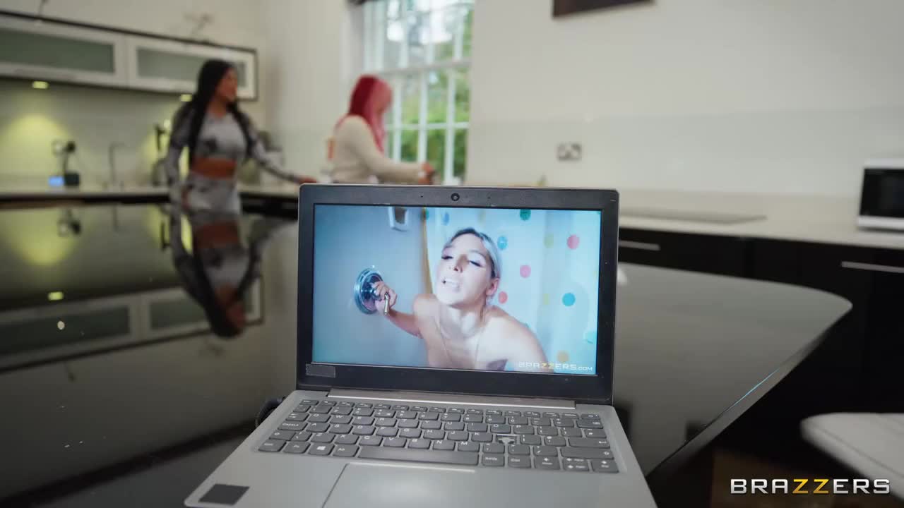 BrazzersExxtra Mariana Martix Watch And Fuck Me Instead - Porn video | ePornXXX
