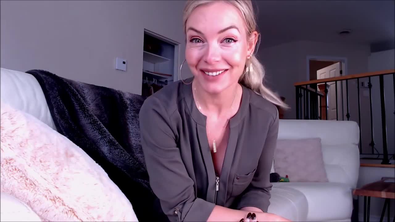 ManyVids Missbehn Mommys Birthday Gift To Her Son - Porn video | ePornXXX