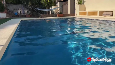 MySweetApple Wet And Playful Blowjob In The Pool